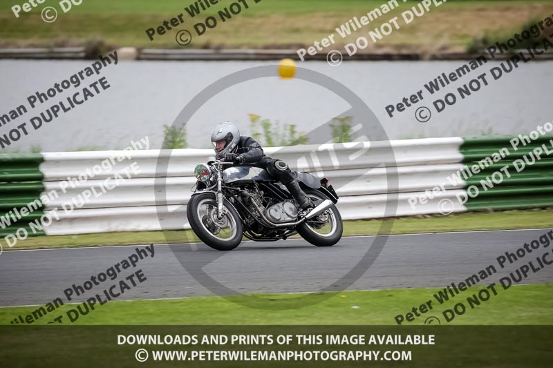 Vintage motorcycle club;eventdigitalimages;mallory park;mallory park trackday photographs;no limits trackdays;peter wileman photography;trackday digital images;trackday photos;vmcc festival 1000 bikes photographs